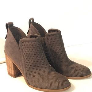 Madden Girl Evita Gray Heel Boots Booties Chunky Heel Shoes Size 10